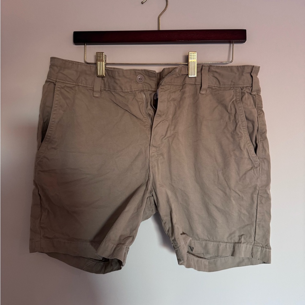 Men's Khaki Shorts. 4-5" inseam. Summer. Normcore.